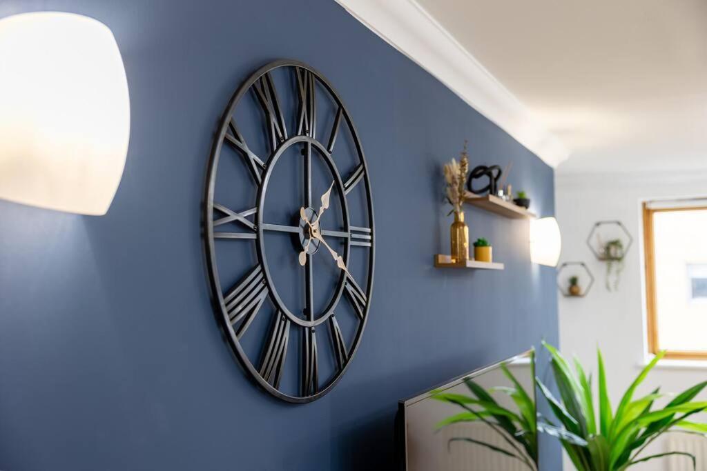 Morden London Apartment, By The Sea With Free Parking Exterior photo
