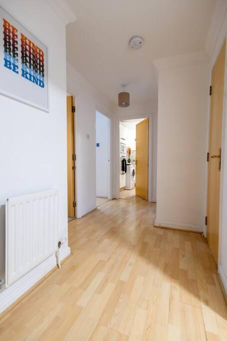 Morden London Apartment, By The Sea With Free Parking Exterior photo