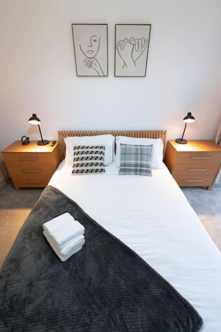 Morden London Apartment, By The Sea With Free Parking Exterior photo